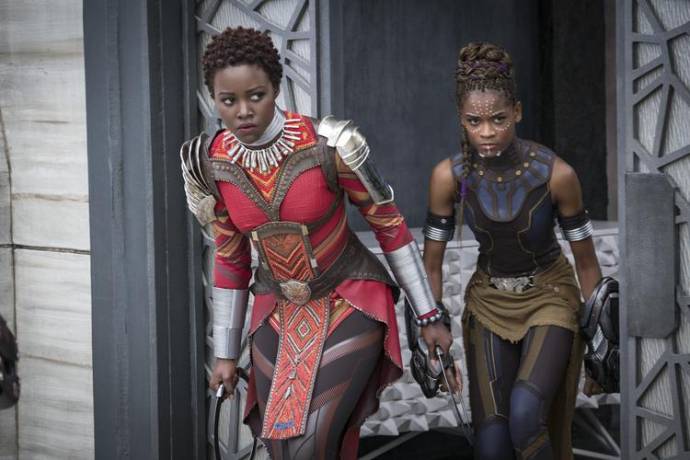 Lupita Nyong'o (Nakia) en Letitia Wright (Shuri)