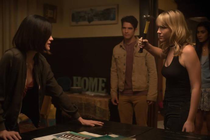 Lucy Hale (Olivia), Tyler Posey (Lucas) en Violett Beane (Markie Cameron)