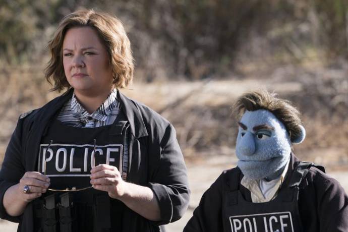 Melissa McCarthy (Connie Edwards)