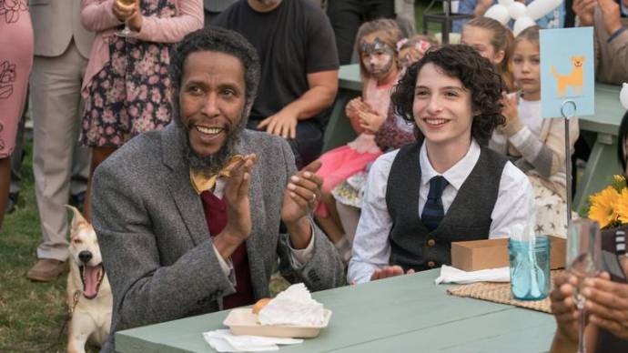 Ron Cephas Jones en Finn Wolfhard (Tyler)