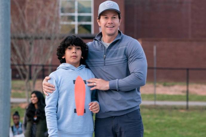 Gustavo Escobar (Juan) en Mark Wahlberg (Pete)