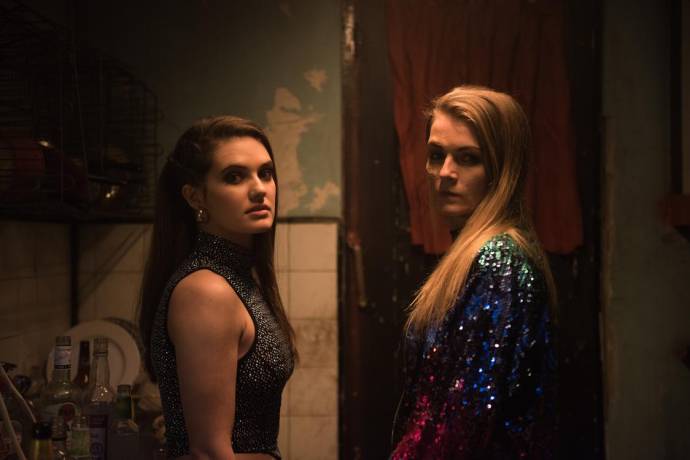 Rebecca Stone (Shami) en Vicky Knight (Jade)