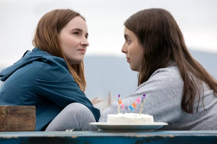 Kaitlyn Dever (Amy) en Beanie Feldstein (Molly)