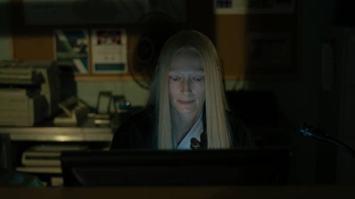 Tilda Swinton (Zelda Winston)