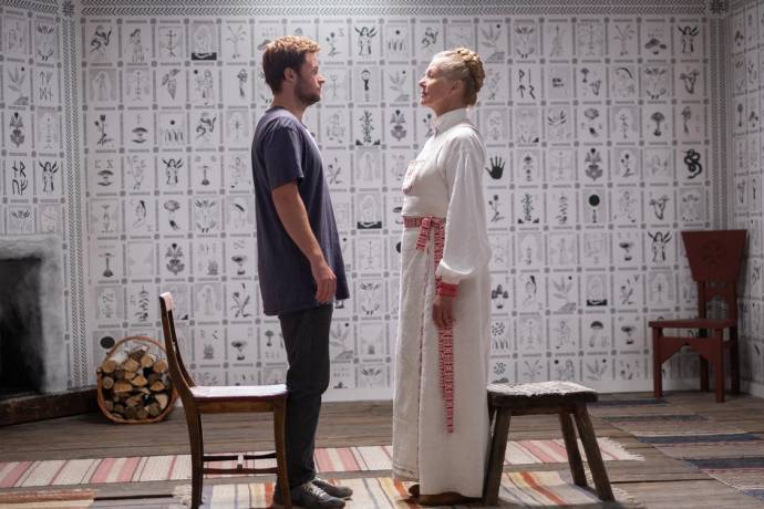 Jack Reynor (Christian) en Gunnel Fred (Siv) in Midsommar