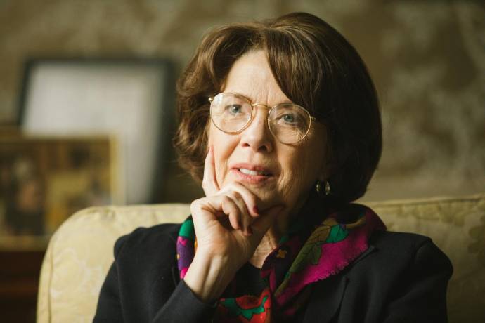 Annette Bening (Dianne Feinstein)