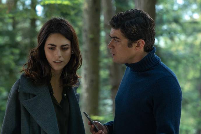 Miriam Leone (Laura) en Riccardo Scamarcio (Adriano)