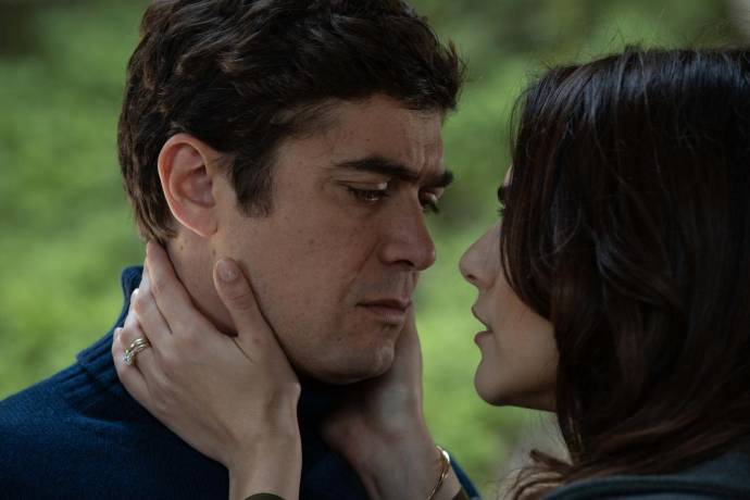 Riccardo Scamarcio (Adriano) en Miriam Leone (Laura)