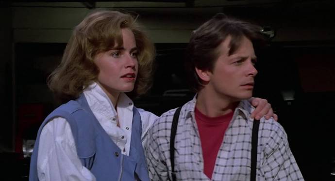 Michael J. Fox (Marty McFly / Marty McFly Jr / Marlene McFly) en Elisabeth Shue (Jennifer)