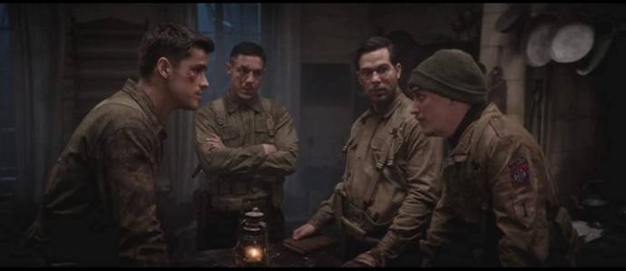 Skylar Astin (Eugene), Kyle Gallner (Tappert), Theo Rossi (Kirk) en Brenton Thwaites (Chris)