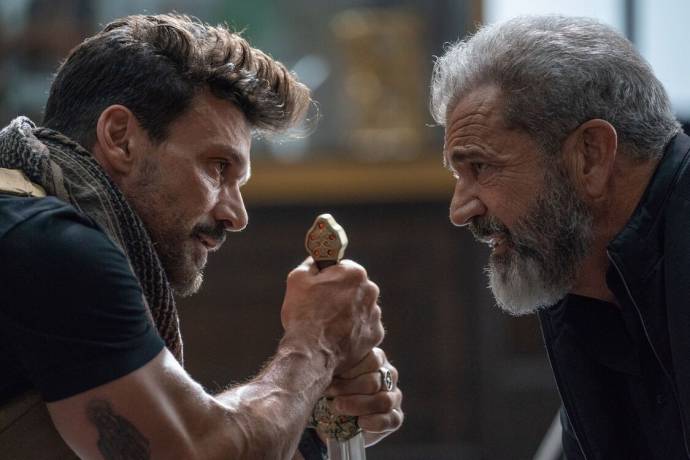 Frank Grillo (Roy Pulver) en Mel Gibson (Col. Clive Ventor)