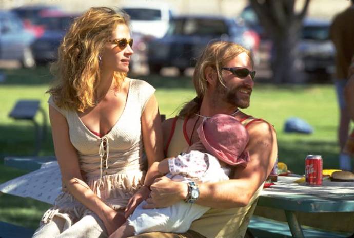 Julia Roberts (Erin Brockovich) en Aaron Eckhart (George)