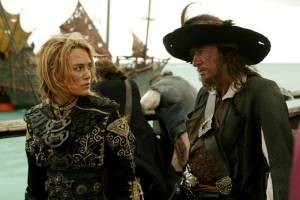 Elizabeth Swan (Keira Knightley) en Kapitein Barbossa (Geoffrey Rush) in At World's End