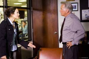 Jennifer Lopez (Lauren Fredericks) en Martin Sheen (George Morgan)