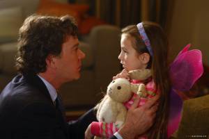 Timothy Hutton (David Wilder) en Rhiannon Leigh Wryn (Emma Wilder)