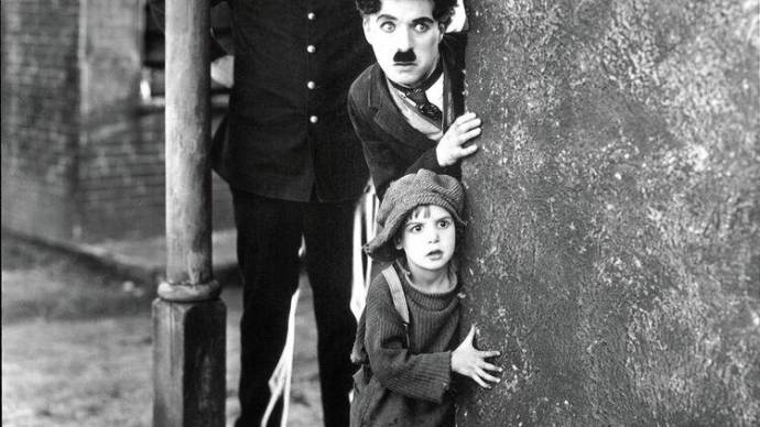Charles Chaplin (Tramp) en Jackie Coogan (The Kid (as Jack Coogan))
