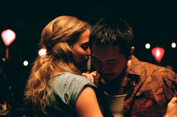 Alicia Vikander (Kathy) en Justin Chon (Antonio)