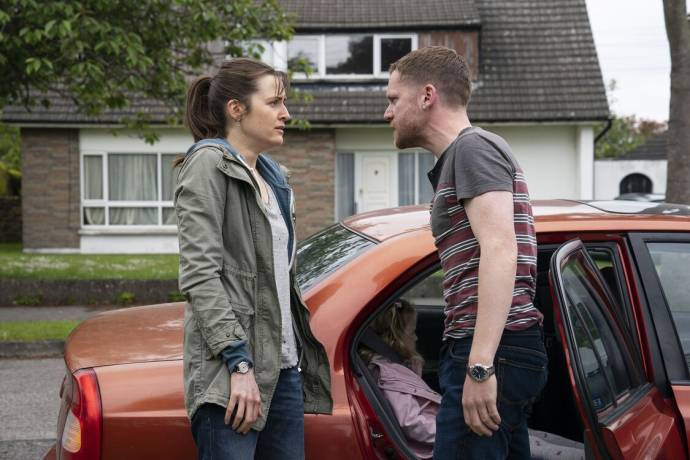 Clare Dunne (Sandra) en Ian Lloyd Anderson (Gary)