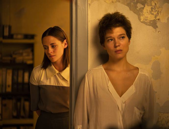 Kristen Stewart (Timlin) en Léa Seydoux (Caprice)