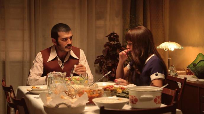 Ufuk Bayraktar (Cevahir) en Gizem Karaca (Hatice)