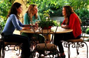 Lauren Graham (Maggie), Mandy Moore (II) (Milly) en Piper Perabo (Mae)