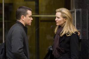 Joan Allen (Pamela Landy) en Matt Damon (Jason Bourne)