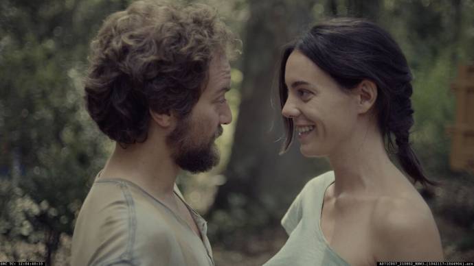 Pol López (Ivan) en Victoria Luengo (Elena) in Suro (EN subtitles)