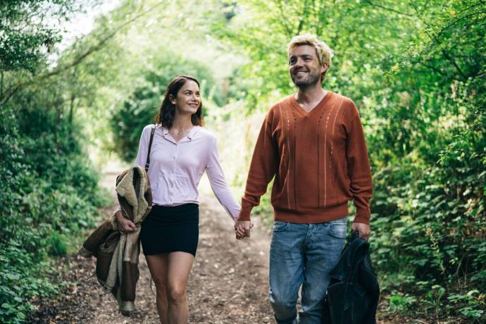 Ruth Wilson (Kate) en Tom Burke (Blond) in True Things