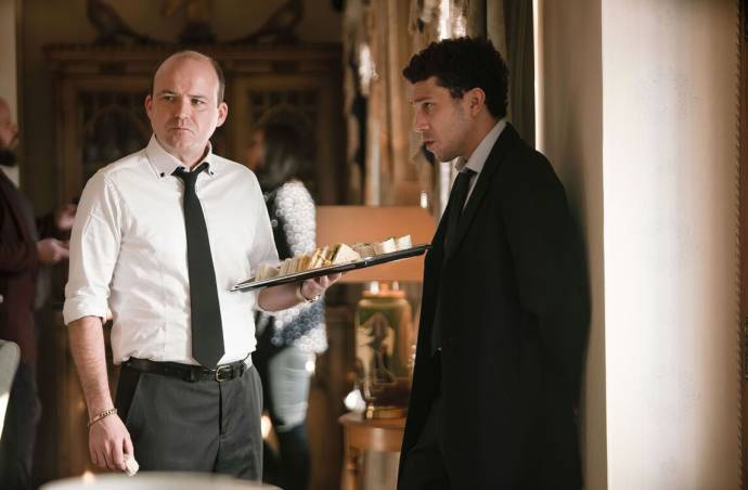 Rory Kinnear (Dave) en Joel Fry (Hugh)