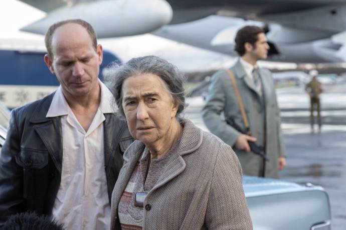 Helen Mirren (Golda Meir) in Golda