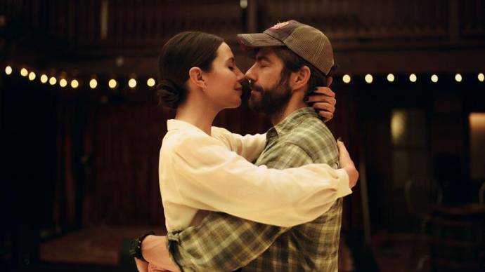 Magalie Lépine Blondeau (Sophia) en Pierre-Yves Cardinal (Sylvain Tanguay)