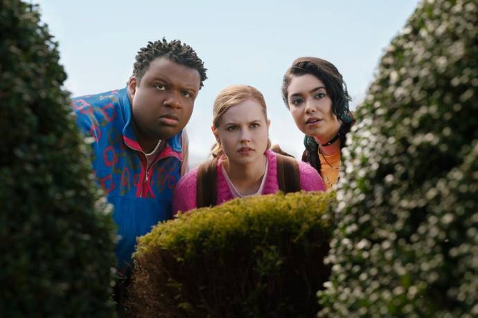 Jaquel Spivey (Damian Hubbard), Angourie Rice (Cady Heron) en Auli'i Cravalho (Janis 'Imi'ike)