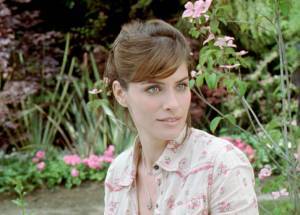 Amanda Peet (Harlee)