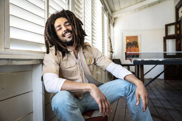 Kingsley Ben-Adir (Bob Marley)