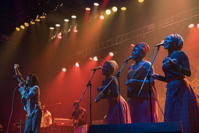 Kingsley Ben-Adir (Bob Marley), Naomi Cowan (Marcia Griffiths), Lashana Lynch (Rita Marley) en Anna-Share Blake (Judy Mowatt (as Anna-Shar Blake))