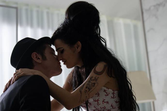 Jack O'Connell (Blake Fielder-Civil) en Marisa Abela (Amy Winehouse)