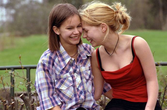 Rebecka Liljeberg (Agnes Ahlberg (as Rebecca Liljeberg)) en Alexandra Dahlström