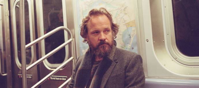 Peter Sarsgaard (Saul) in Memory