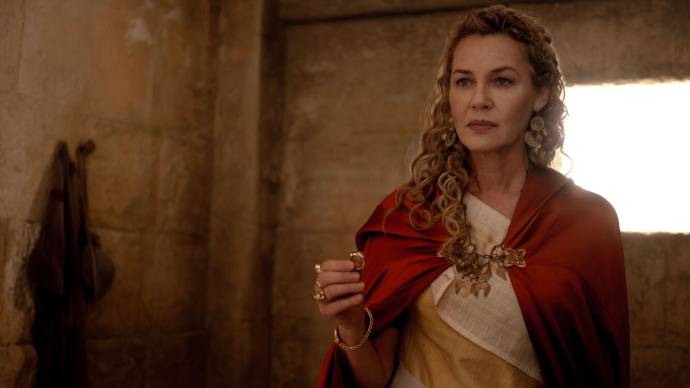 Connie Nielsen (I) (Lucilla)