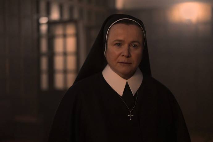 Emily Watson (Sr. Mary)