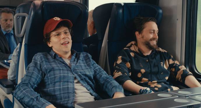 Jesse Eisenberg (David Kaplan) en Kieran Culkin (Benji Kaplan)