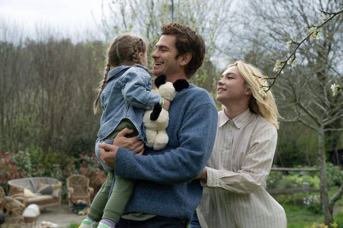 Andrew Garfield (Tobias) en Florence Pugh (Almut) in We Live in Time