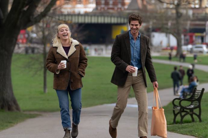 Florence Pugh (Almut) en Andrew Garfield (Tobias) in We Live in Time