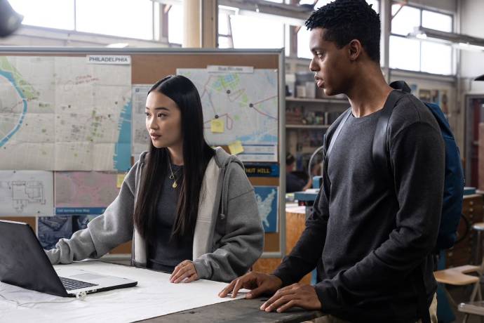 Callina Liang (Lynn) en Jabari Banks (Bank) in Bad Genius