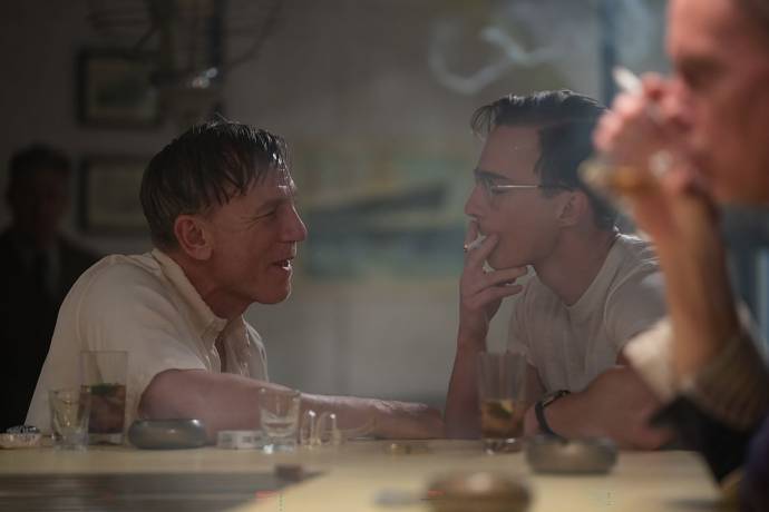 Daniel Craig (William Lee) en Drew Starkey (Eugene Allerton)