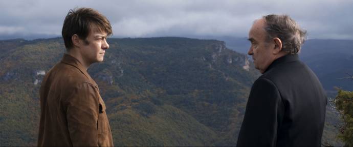 Félix Kysyl (Jérémie Pastor) en Jacques Develay (L'abbé Philippe Griseul)