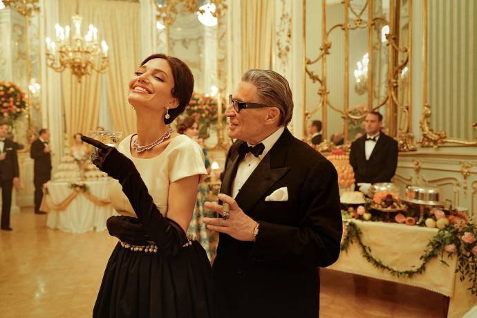 Angelina Jolie (Maria Callas) en Haluk Bilginer (Aristotle Onassis) in Maria