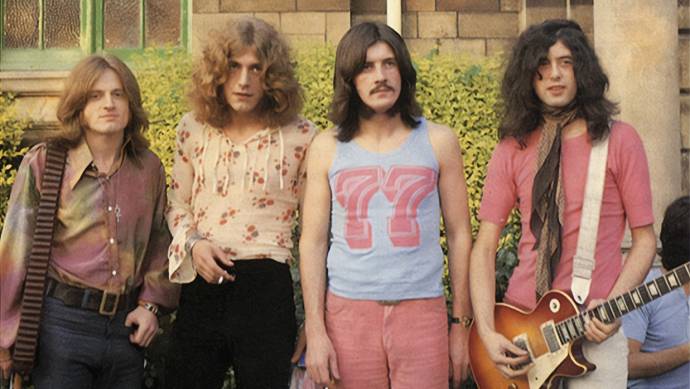 John Paul Jones (Self), Robert Plant (Self), John Bonham (Self (archive footage)) en Jimmy Page (Self) in Becoming Led Zeppelin