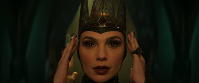 Gal Gadot (Evil Queen)