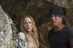 Julie Benz (Sarah) en Sylvester Stallone (John Rambo)